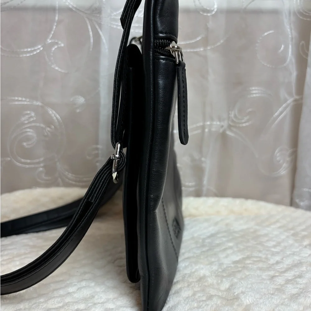 Champs Black Smooth Leather RFID Messenger Crossbody Bag